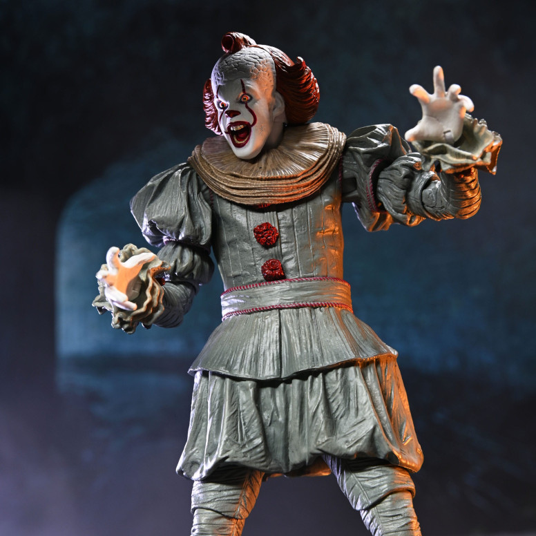 Neca IT - CA - "Welcome to Derry" Ultimate Pennywise Figurine