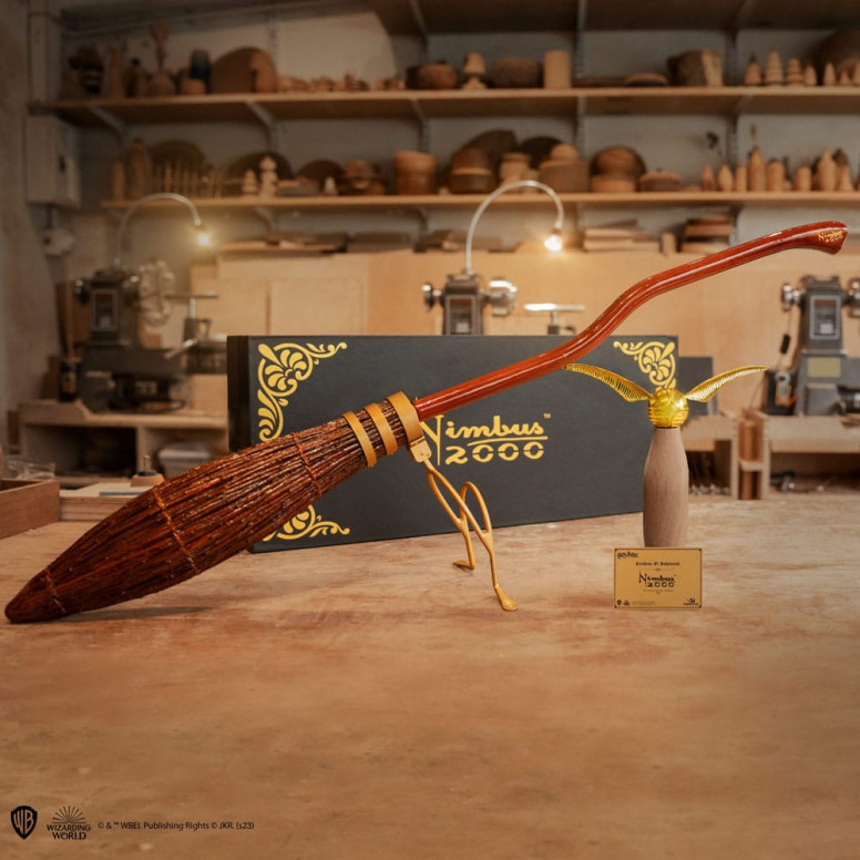 Harry Potter Cinereplicas - 1:1 Scale Replica of the Nimbus 2000 Junior Magic Broomstick