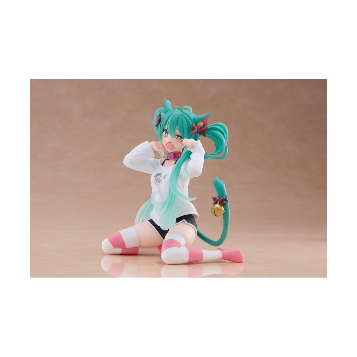 Taito - Desktop Cute Figure Hatsune Miku Cat Ear T-Shirt Ver.