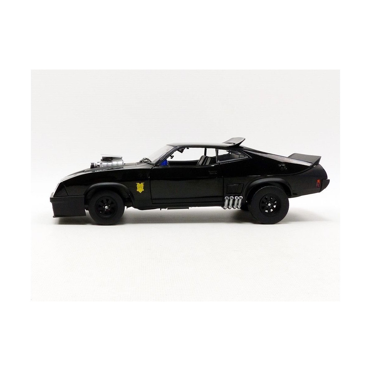HotWheels Batman the dark Knight Batmobile 1/18