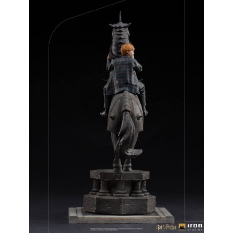 Iron Studios - Harry Potter - Ron Weasley at the Wizard Chess BDS Deluxe Art Scale 1/10