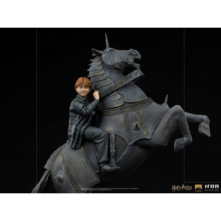 Iron Studios - Harry Potter - Ron Weasley at the Wizard Chess BDS Deluxe Art Scale 1/10
