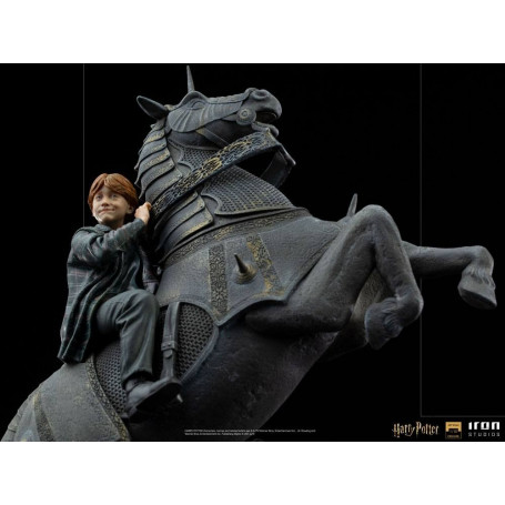 Iron Studios - Harry Potter - Ron Weasley at the Wizard Chess BDS Deluxe Art Scale 1/10