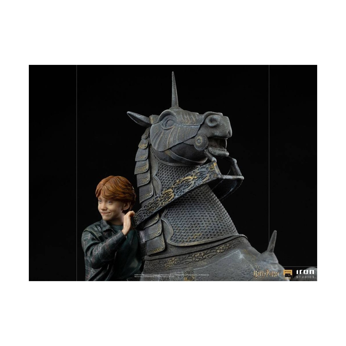 Iron Studios - Harry Potter - Ron Weasley at the Wizard Chess BDS Deluxe Art Scale 1/10