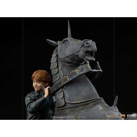Iron Studios - Harry Potter - Ron Weasley at the Wizard Chess BDS Deluxe Art Scale 1/10