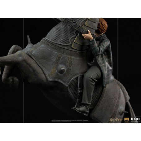 Iron Studios - Harry Potter - Ron Weasley at the Wizard Chess BDS Deluxe Art Scale 1/10