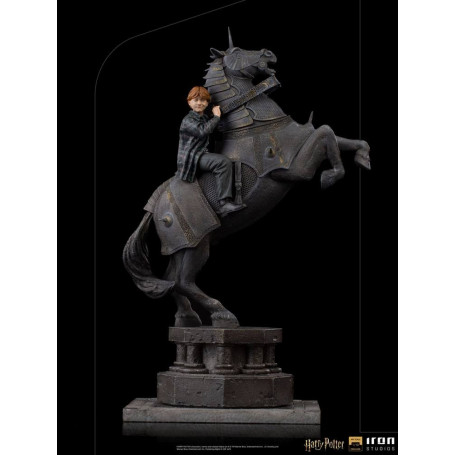 Iron Studios - Harry Potter - Ron Weasley at the Wizard Chess BDS Deluxe Art Scale 1/10