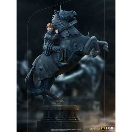 Iron Studios - Harry Potter - Ron Weasley at the Wizard Chess BDS Deluxe Art Scale 1/10