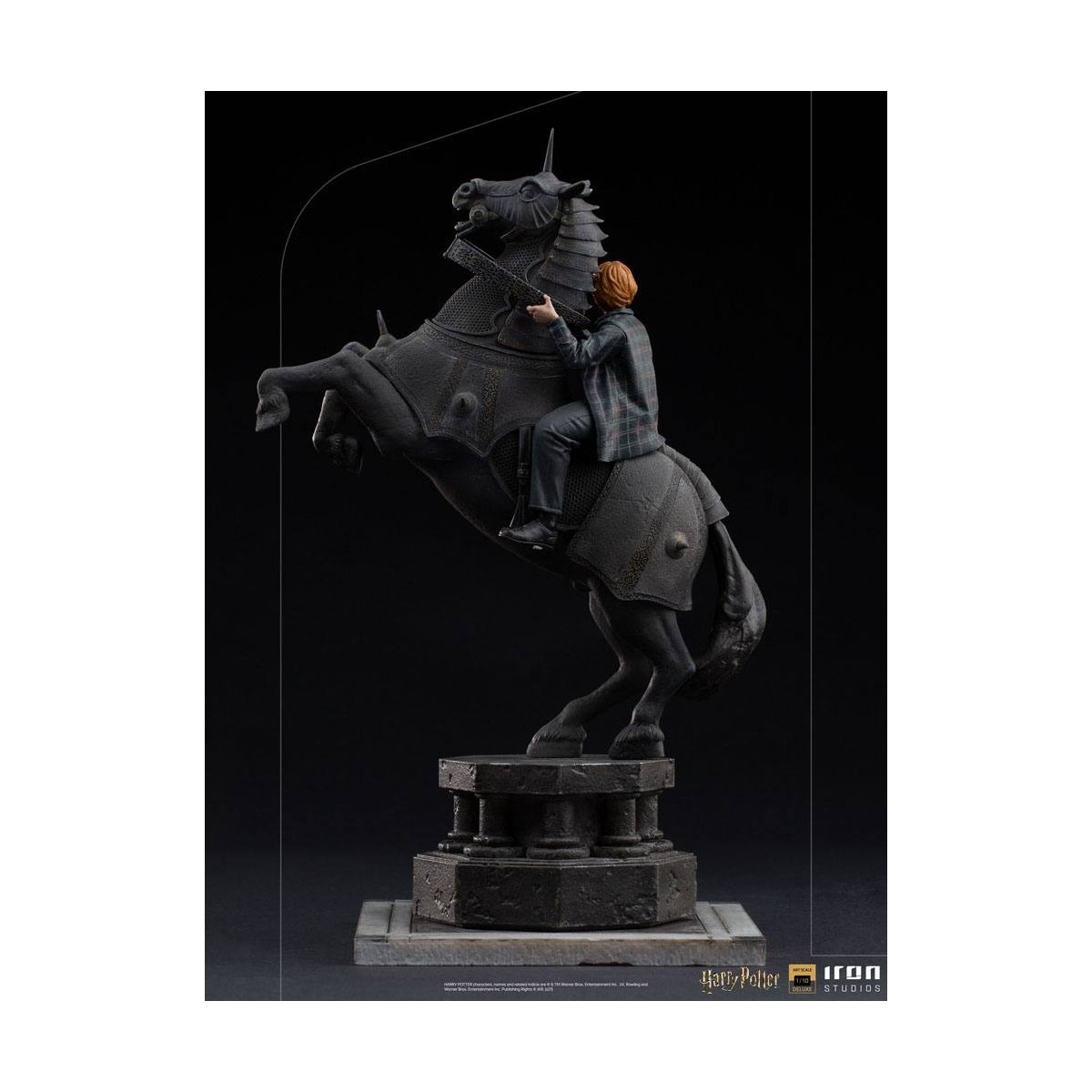 Iron Studios - Harry Potter - Ron Weasley at the Wizard Chess BDS Deluxe Art Scale 1/10