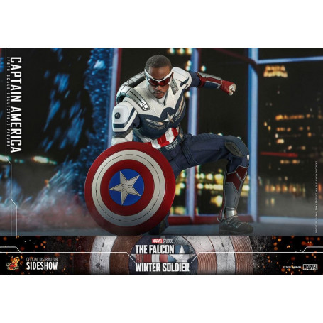 Hot Toys Marvel - Captain America 1/6 - The Falcon and The Winter Soldier