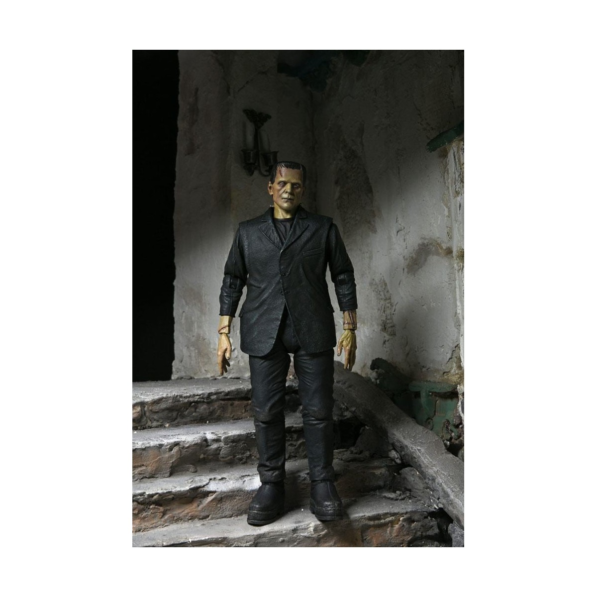 NECA - Ultimate Frankenstein's Monster Color Version - Universal Monsters