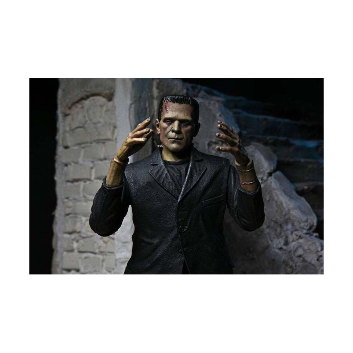NECA - Ultimate Frankenstein's Monster Color Version - Universal Monsters