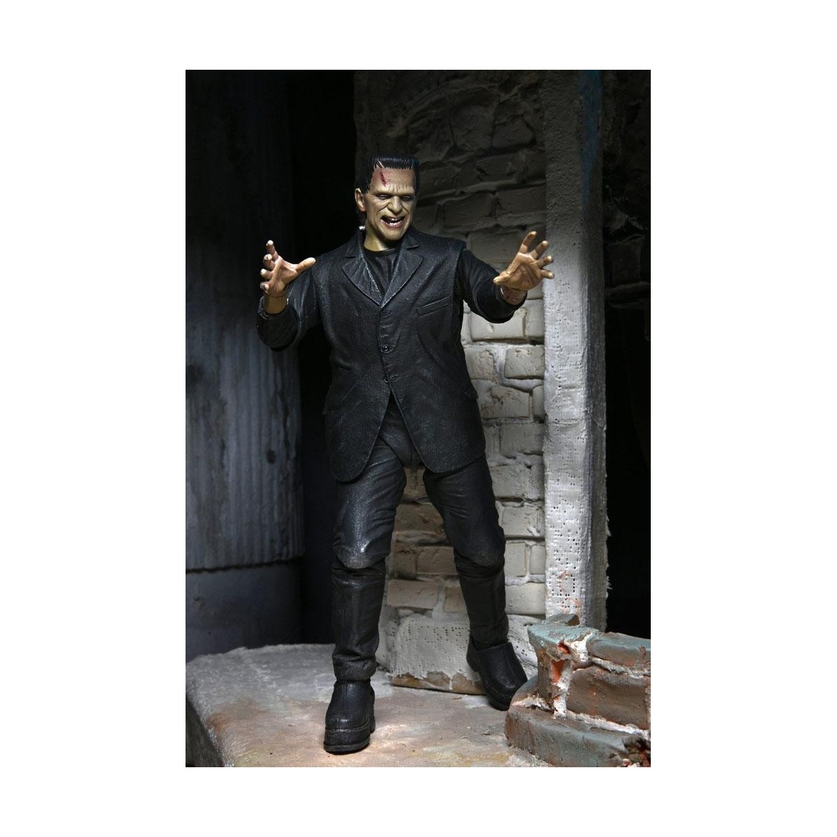NECA - Ultimate Frankenstein's Monster Color Version - Universal Monsters