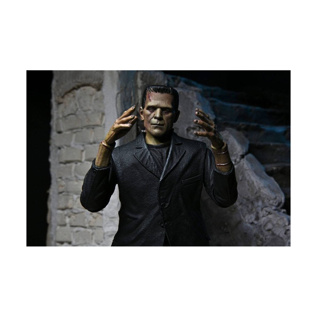 NECA - Ultimate Frankenstein's Monster Color Version - Universal Monsters
