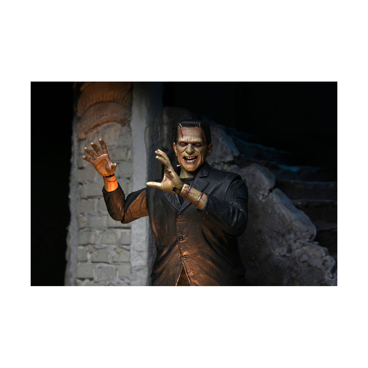 NECA - Ultimate Frankenstein's Monster Color Version - Universal Monsters