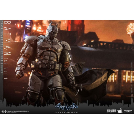 Hot Toys Batman: Arkham Origins - Batman (XE Suit) Movie Masterpiece 1/6