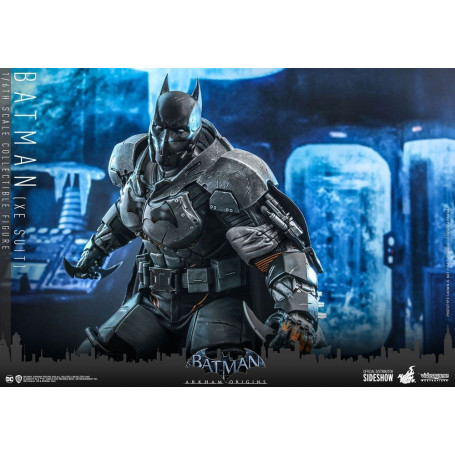 Hot Toys Batman: Arkham Origins - Batman (XE Suit) Movie Masterpiece 1/6