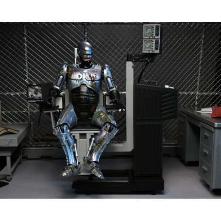 Neca - RoboCop - Ultimate Battle Damaged RoboCop with Chair
