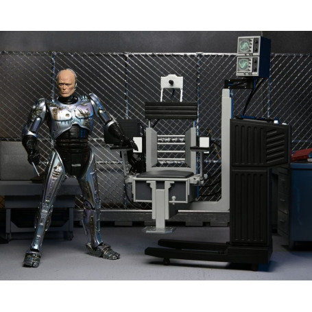 Neca - RoboCop - Ultimate Battle Damaged RoboCop with Chair