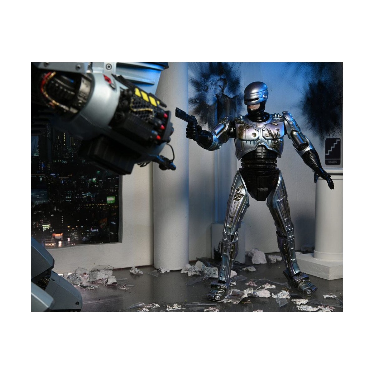 Neca - RoboCop - Ultimate Battle Damaged RoboCop with Chair