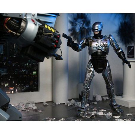 Neca - RoboCop - Ultimate Battle Damaged RoboCop with Chair
