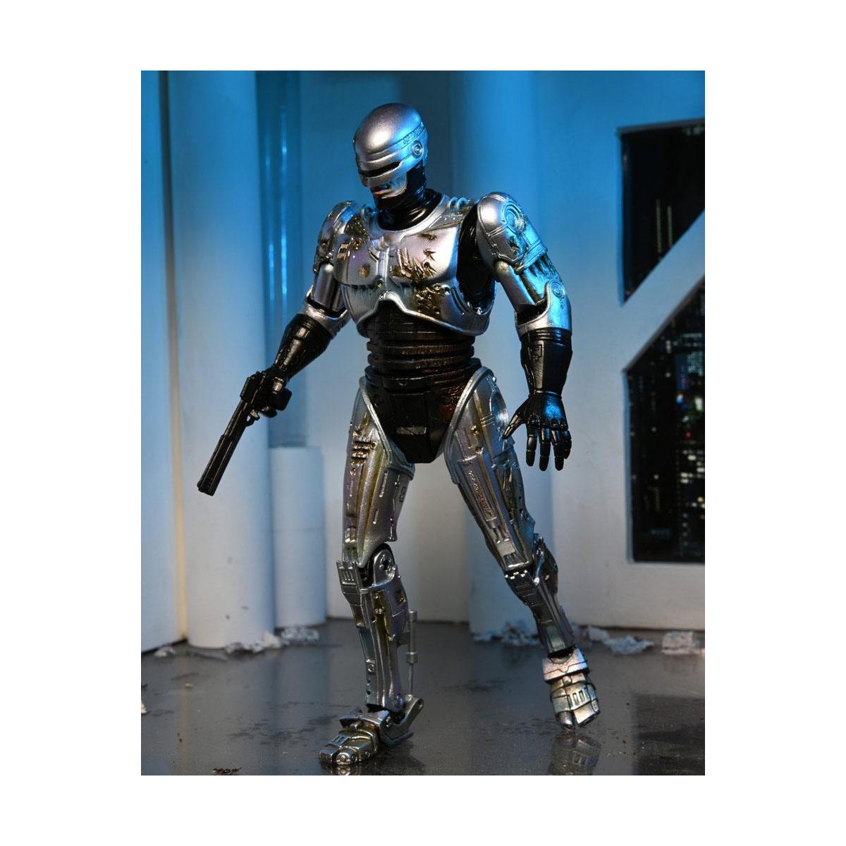 Neca - RoboCop - Ultimate Battle Damaged RoboCop with Chair