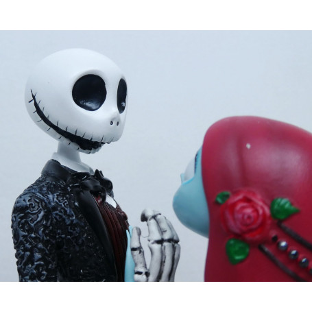 Disney Haute Couture Statue - Mr. Jack's Strange Christmas - Jack and Sally Dancing