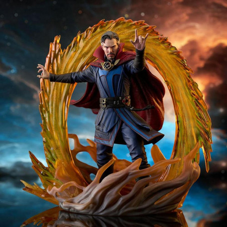 Diamond Marvel Gallery Figure - Doctor Strange in the Multiverse of Madness