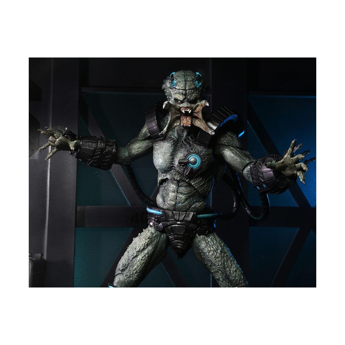 Neca - Ultimate Deluxe Stone Heart - Predator Concrete Jungle