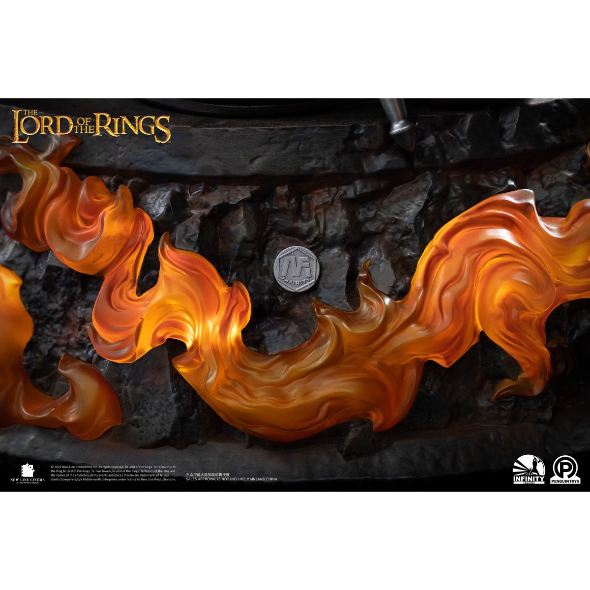 Infinity Studio X Penguin Toys - Gandalf the Grey Ultimate Edition Half Size Statue Master Forge Series- 1/2