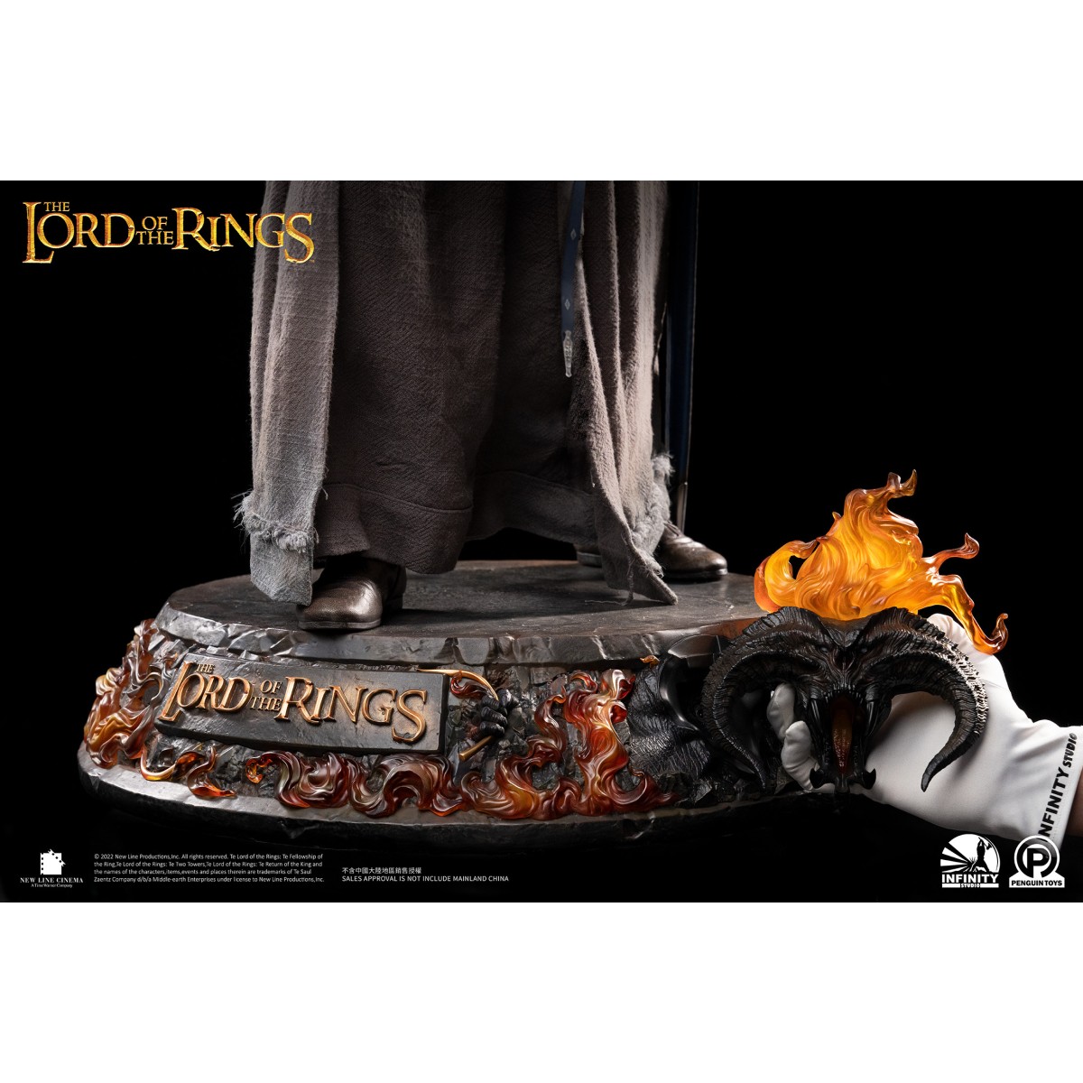 Infinity Studio X Penguin Toys - Gandalf the Grey Ultimate Edition Half Size Statue Master Forge Series- 1/2