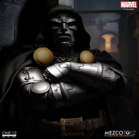 Mezco One 12 - Doctor Doom - Doctor Doom