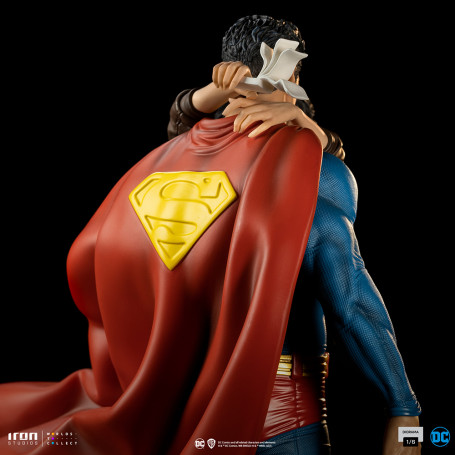 Iron Studios - Superman and Loic Lane Diorama 1/6