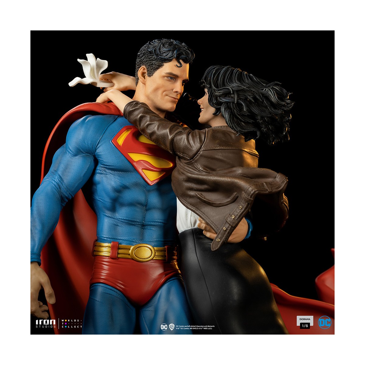 Iron Studios - Superman and Loic Lane Diorama 1/6