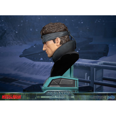 Metal Gear Solid - Solid Snake Life Size Bust - First 4 Figures