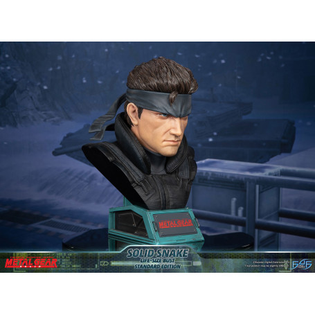 Metal Gear Solid - Solid Snake Life Size Bust - First 4 Figures