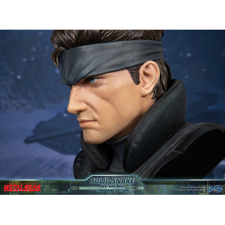 Metal Gear Solid - Solid Snake Life Size Bust - First 4 Figures