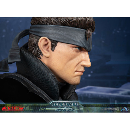 Metal Gear Solid - Solid Snake Life Size Bust - First 4 Figures
