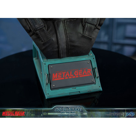 Metal Gear Solid - Solid Snake Life Size Bust - First 4 Figures