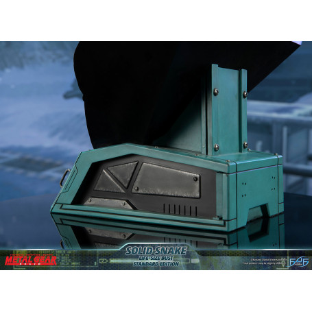 Metal Gear Solid - Solid Snake Life Size Bust - First 4 Figures
