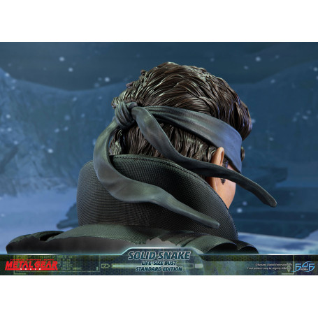 Metal Gear Solid - Solid Snake Life Size Bust - First 4 Figures