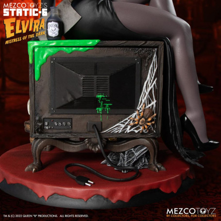 Mezco - Static 6 - Elvira mistress of darkness 1/6 statue