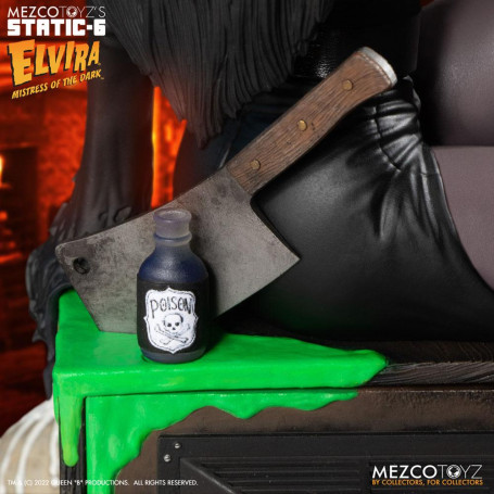 Mezco - Static 6 - Elvira mistress of darkness 1/6 statue