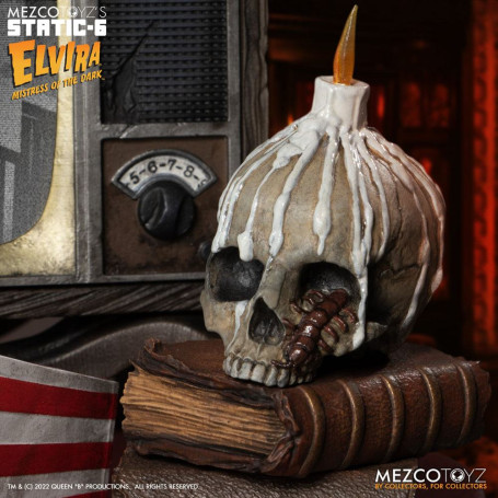 Mezco - Static 6 - Elvira mistress of darkness 1/6 statue