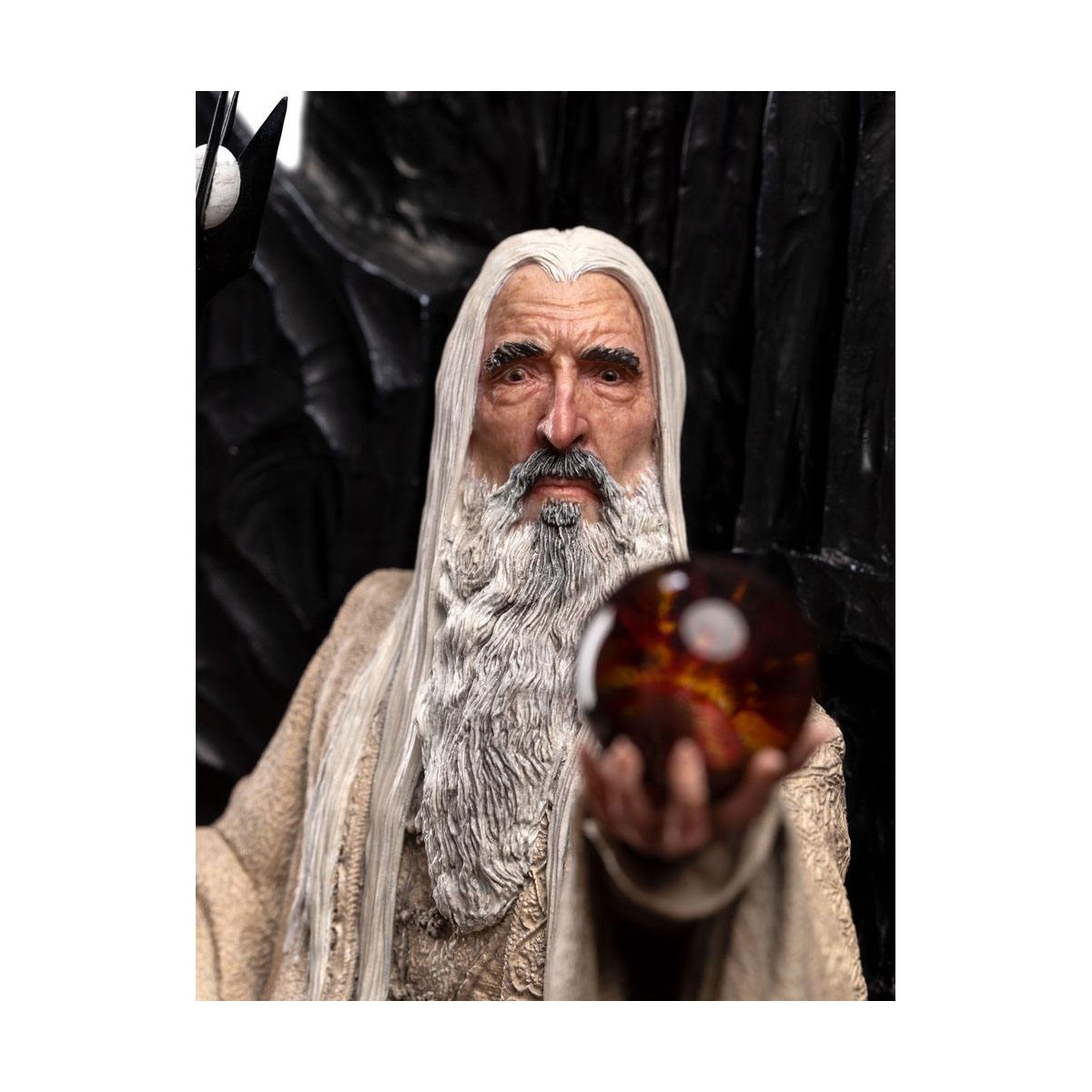 Weta - The Lord of the Rings - Saruman the White on Throne statue 1/6