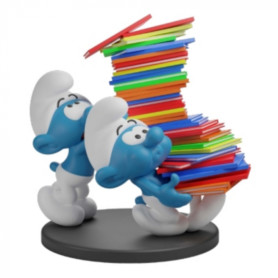 Collectoys - The Smurfs - The Smurfs with a pile of books