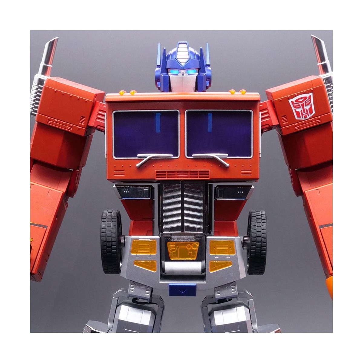 Robosen - Transformers Optimus Prime - interactive self-transforming robot - English version