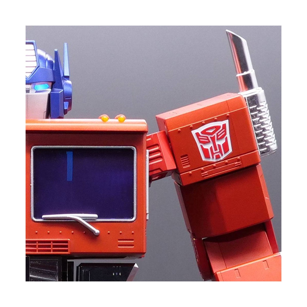 Robosen - Transformers Optimus Prime - interactive self-transforming robot - English version