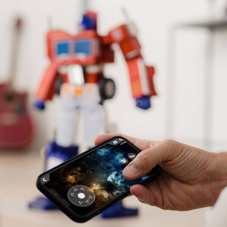 Robosen - Transformers Optimus Prime - interactive self-transforming robot - English version