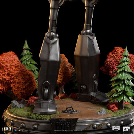 Iron Studios - Half Art Scale 1/20 - The Iron Giant & Hogarth Hughes Statuette